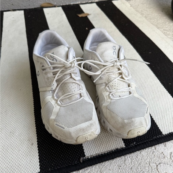 Onclouds - Picture 2 of 4